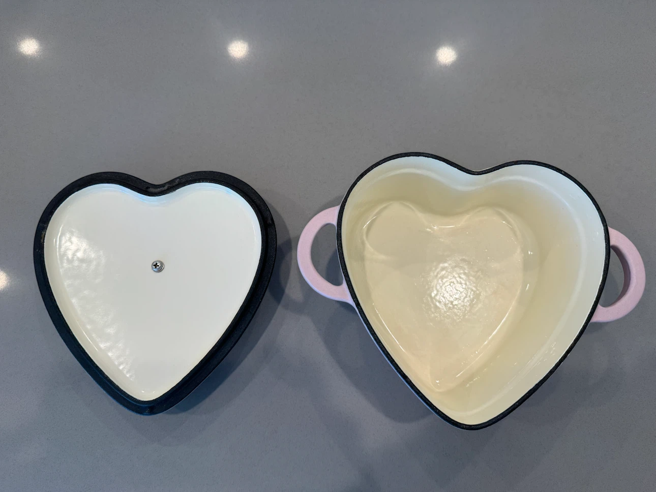 Beautiful Cast Iron Heart Dutch Oven 2qt Pink - photo 3