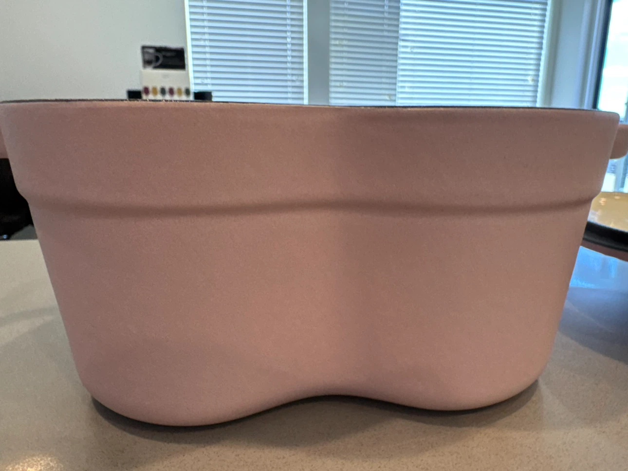 Beautiful Cast Iron Heart Dutch Oven 2qt Pink - photo 4