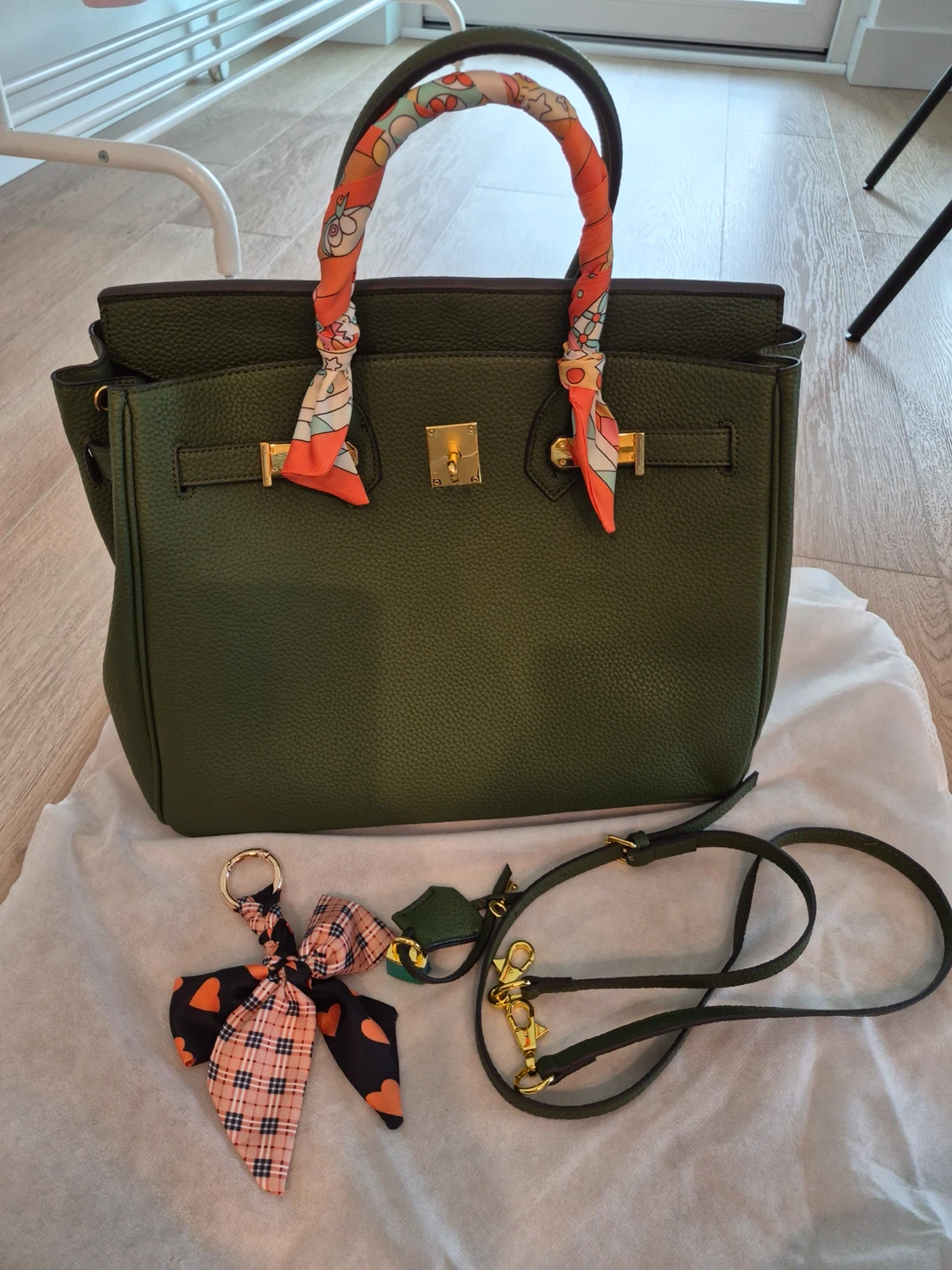 Green shoulder bag