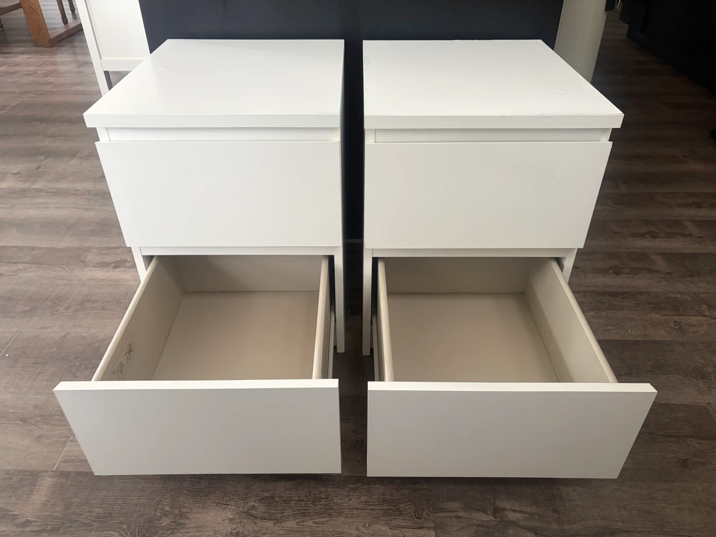 Pair of IKEA MALM nightstands - photo 3