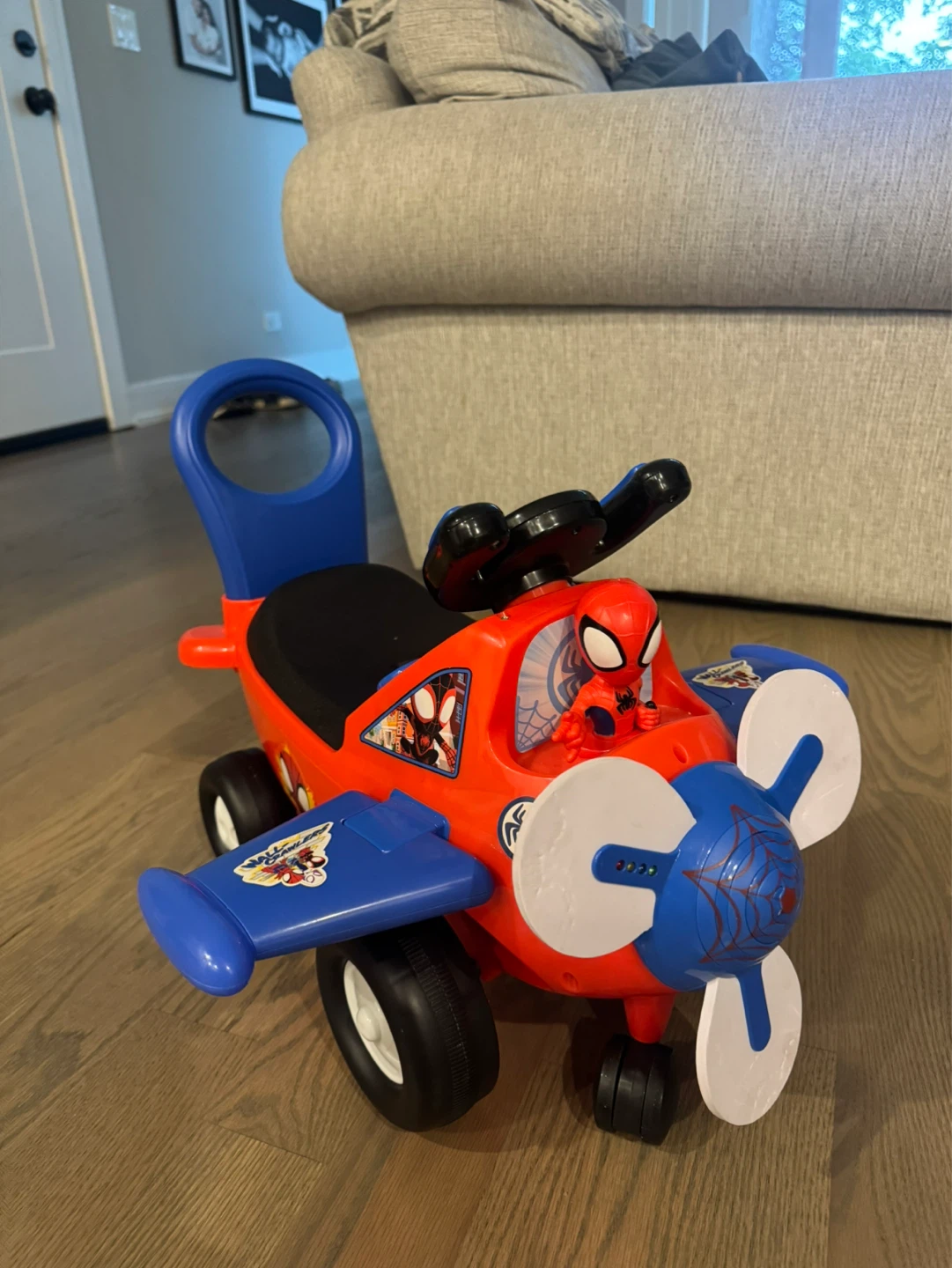 Spider-Man Ride-On Plane Toy - photo 2