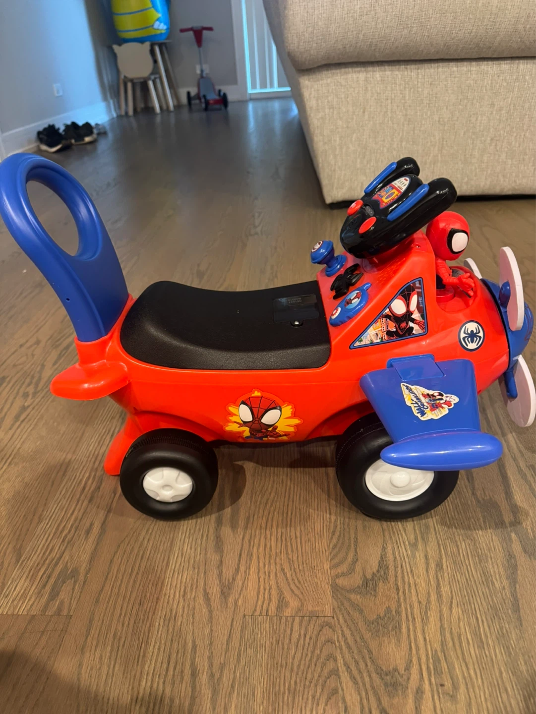 Spider-Man Ride-On Plane Toy - photo 4