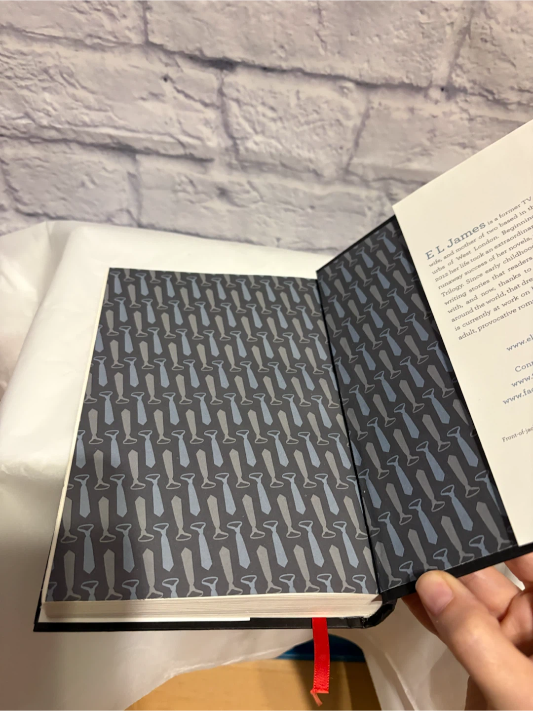 Hard Cover Fifty Shades of Grey - photo 4