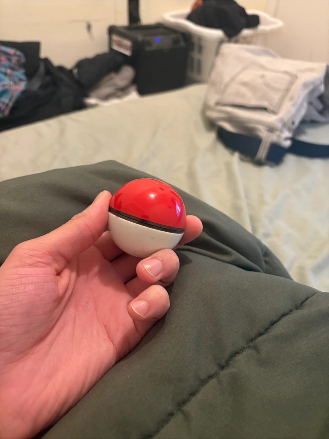 Pokemon Pokeball Herb Grinder - photo 3