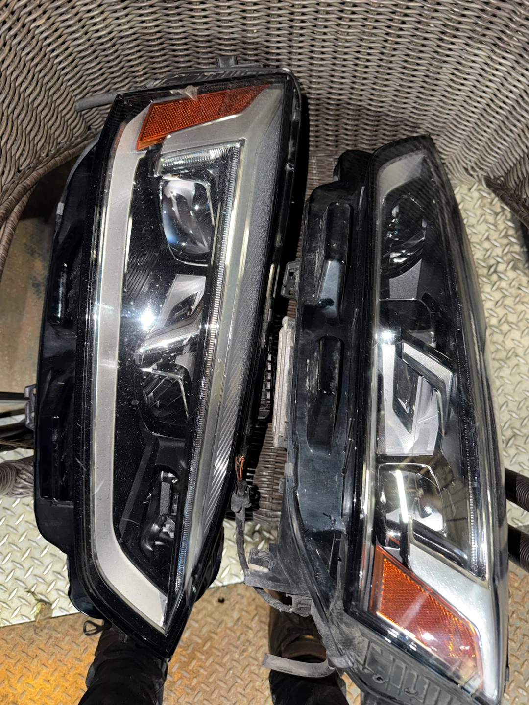 Car Headlights - photo 2