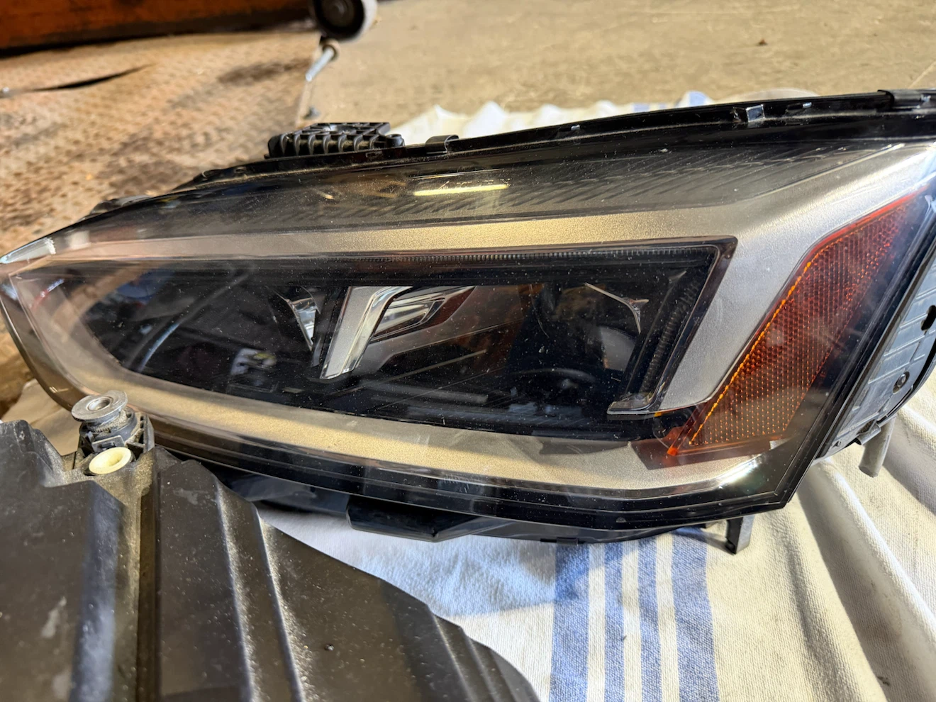 Car Headlights - photo 3