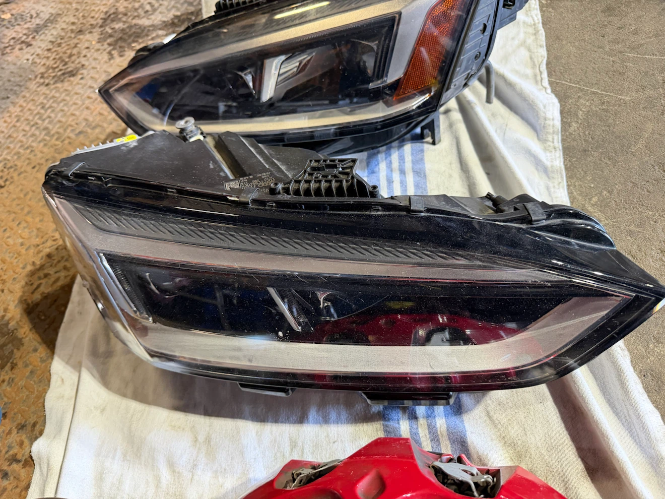 Car Headlights - photo 4