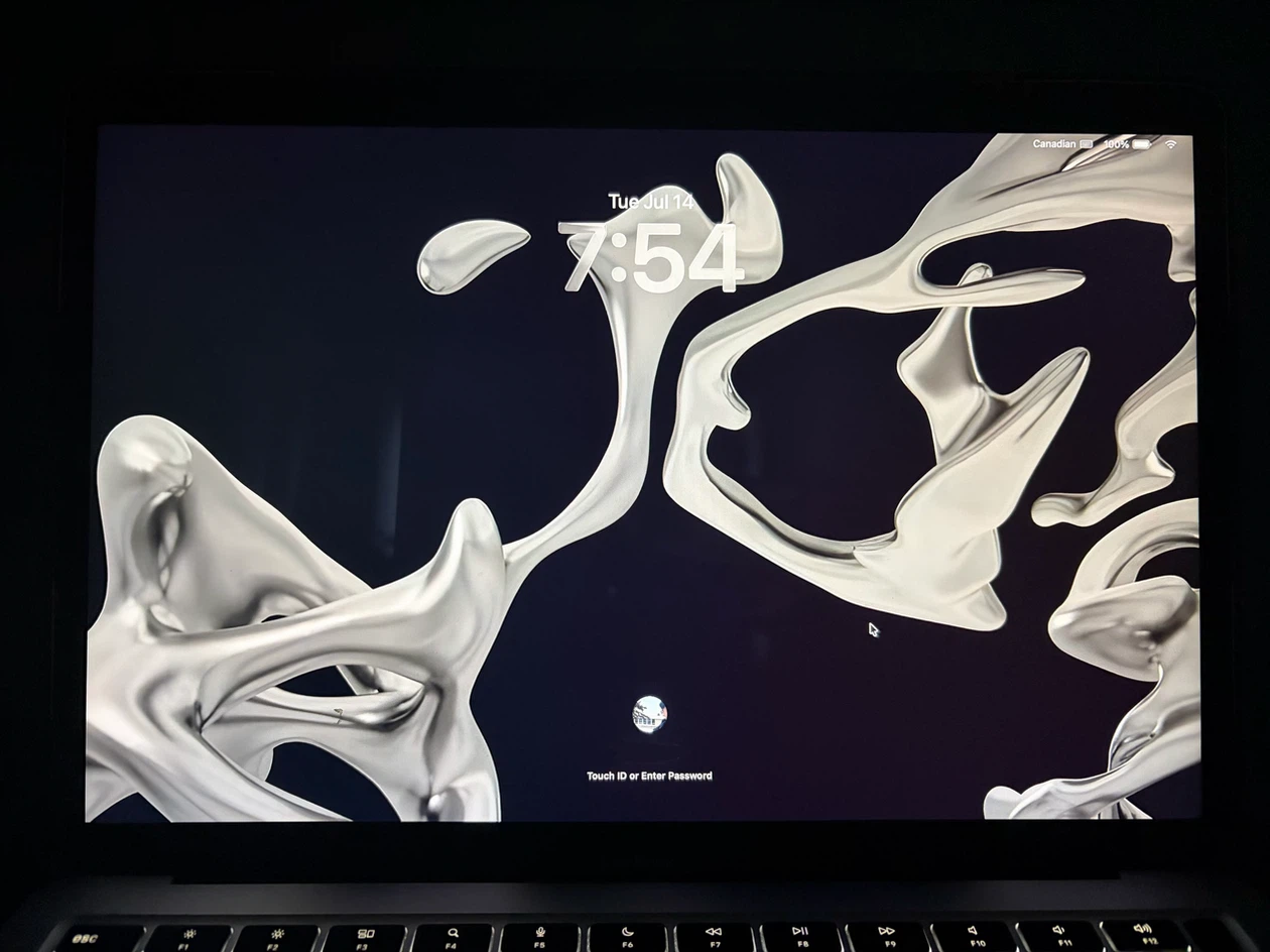 MacBook Air 13 inch M1 2020 8GB RAM 256gb SSD