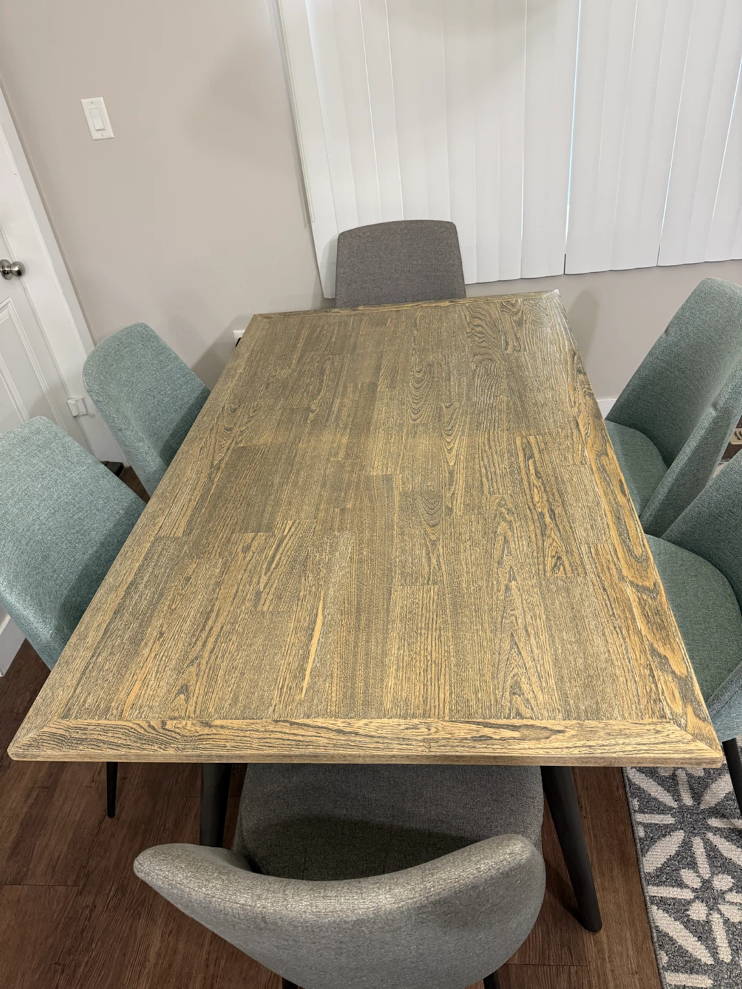 Dining Table and 6 Chairs Set