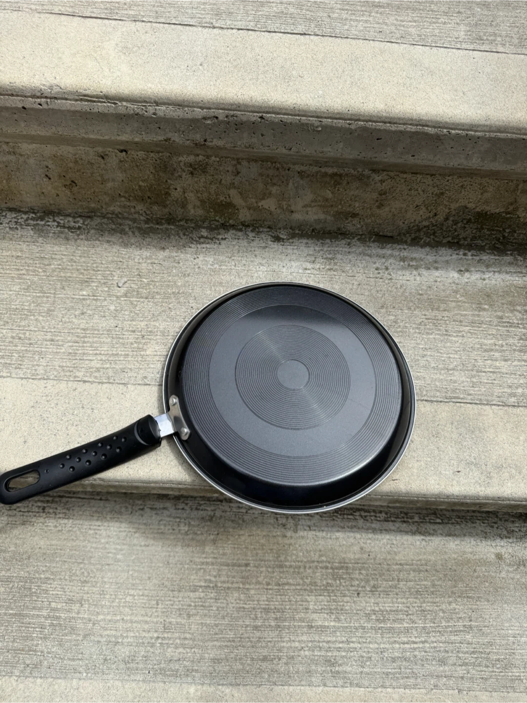 2 cooking pans - photo 2