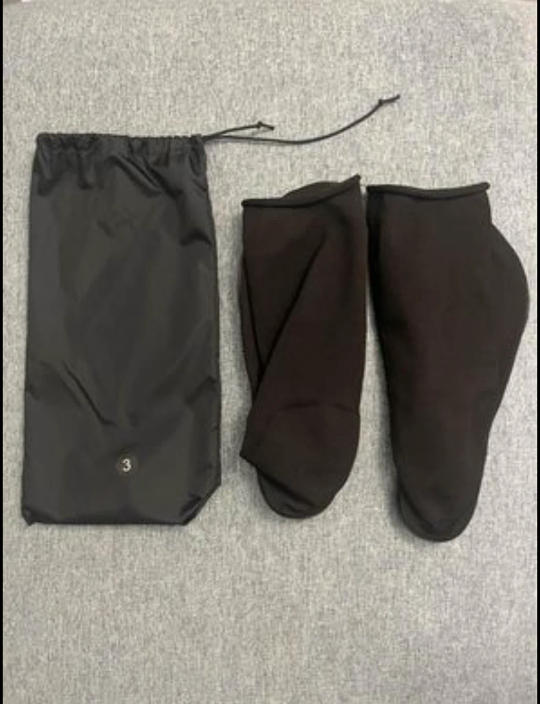 YZY Pods Black Size 3