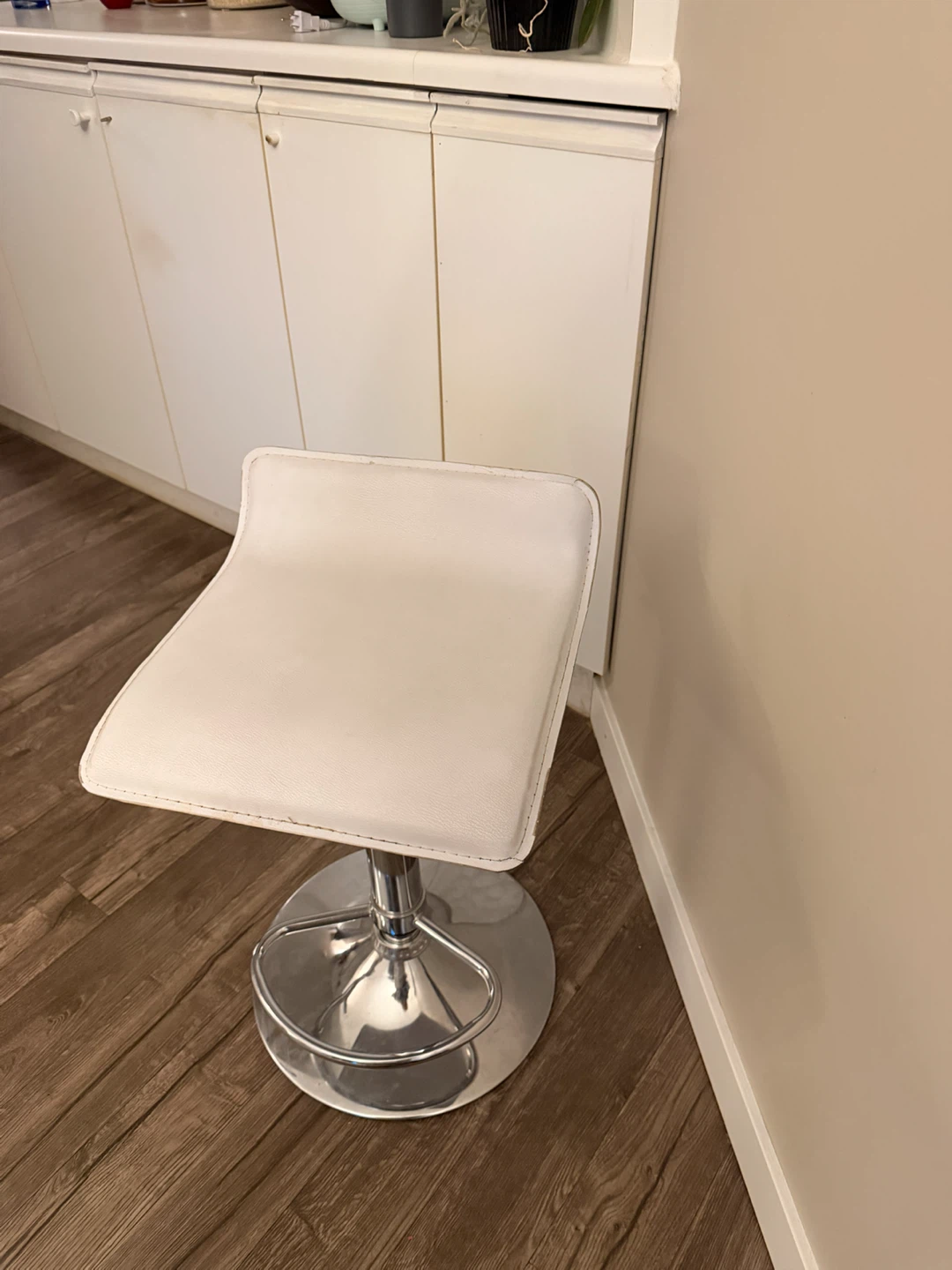 Adjustable Swivel Bar Stool - photo 2