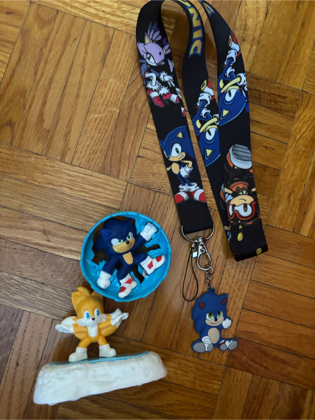Sonic the Hedgehog Lanyard and Figurines - photo 2
