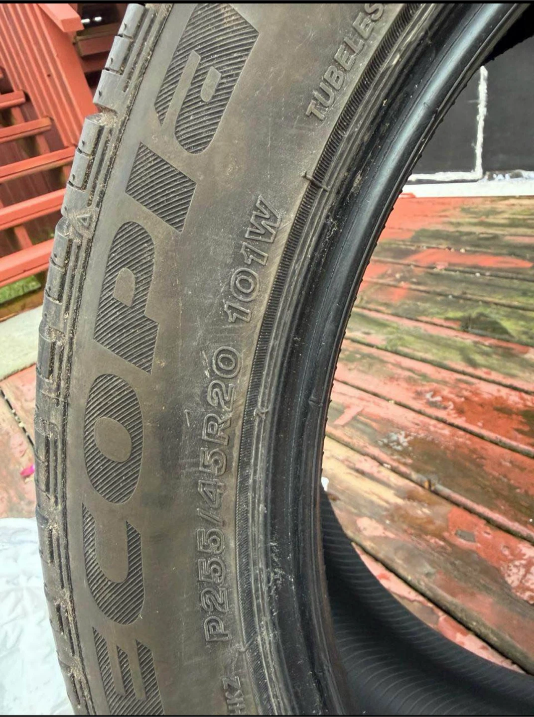 255/45/20X4 All Season Bridgeston Like New 85% Tread - photo 2