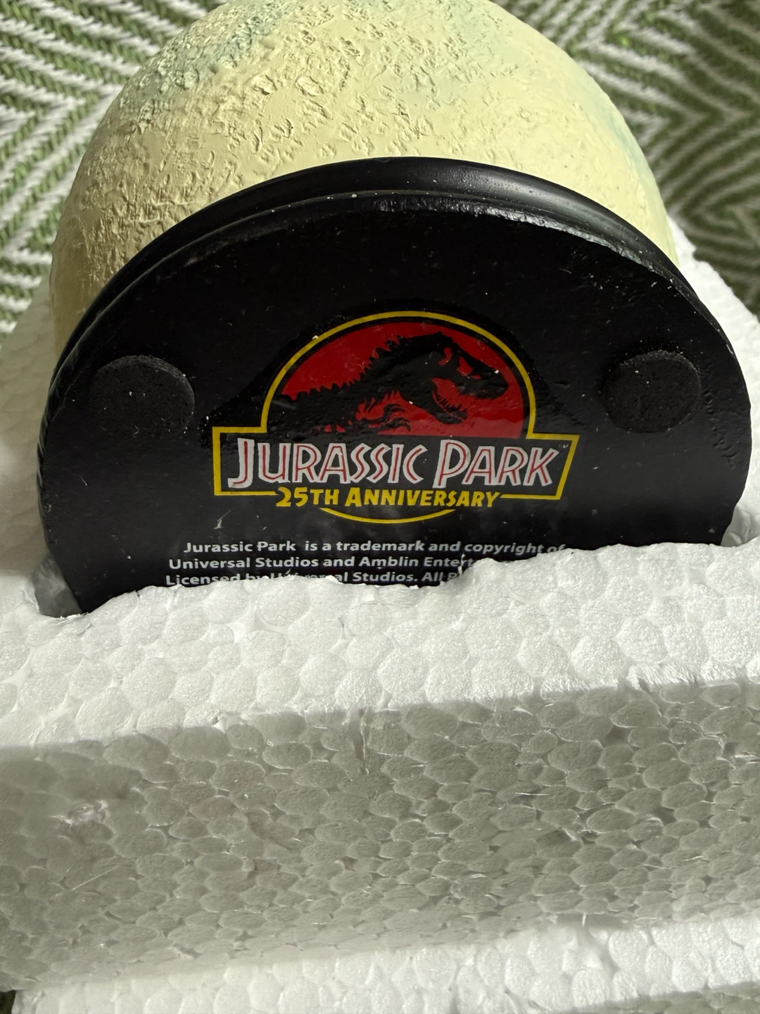 Jurassic Park 25th Anniversary Egg collectible Paperweight - photo 4
