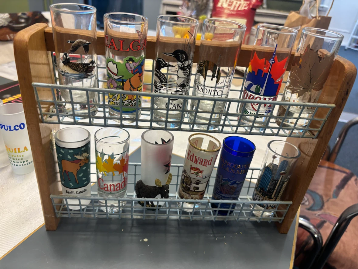 Set of 12 Vintage Canadian Shot Glasses with display rack - photo 2