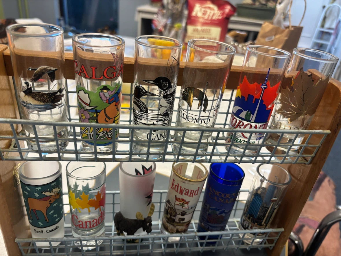 Set of 12 Vintage Canadian Shot Glasses with display rack - photo 3