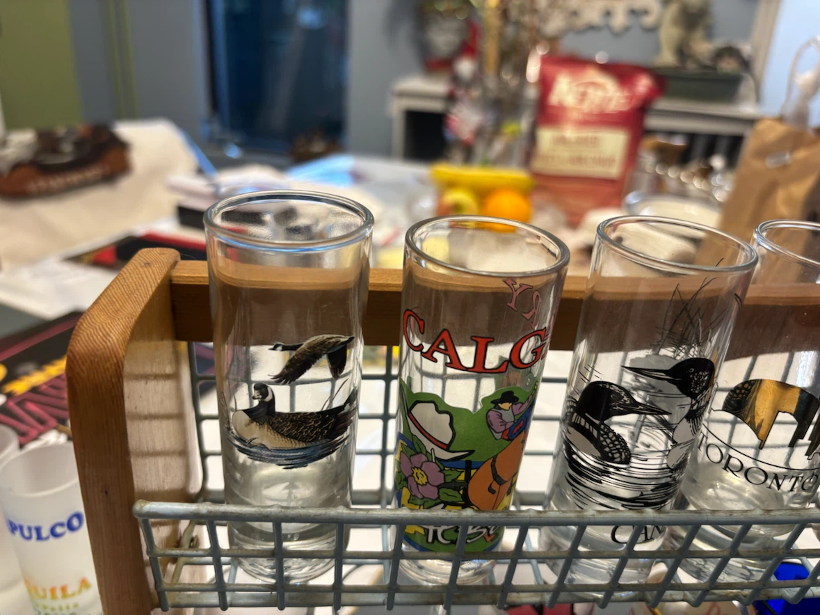 Set of 12 Vintage Canadian Shot Glasses with display rack - photo 4