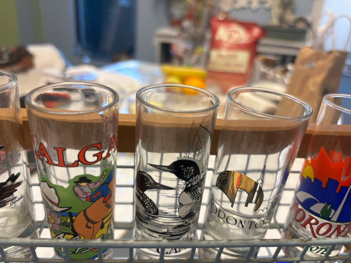 Set of 12 Vintage Canadian Shot Glasses with display rack - photo 5
