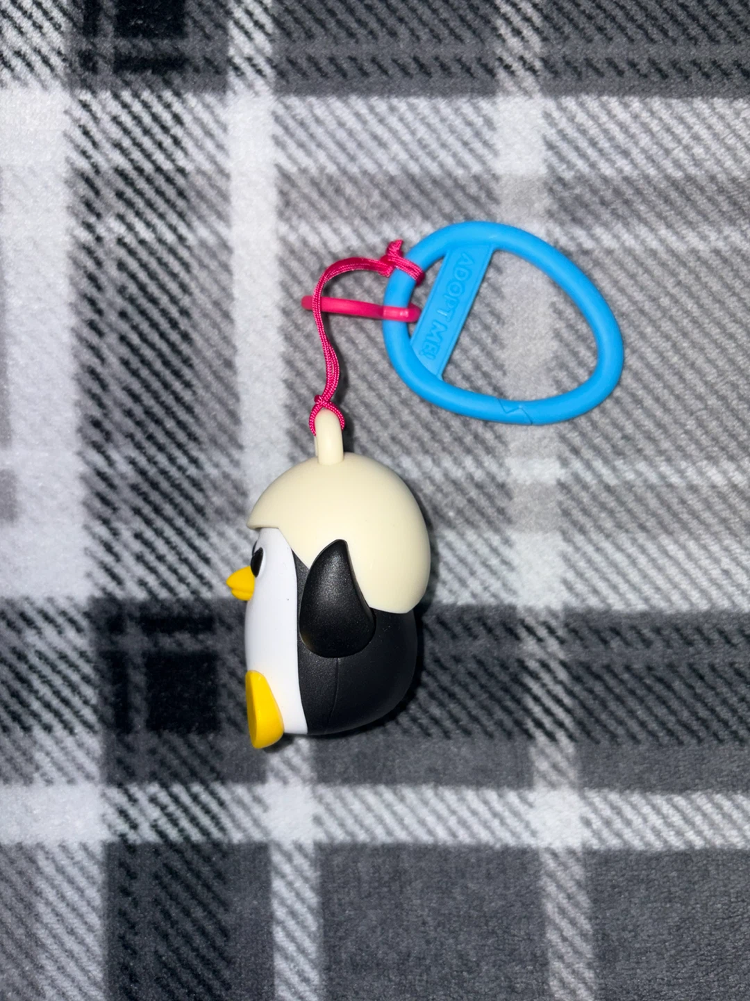 Adopt Me! Penguin Keychain - photo 2