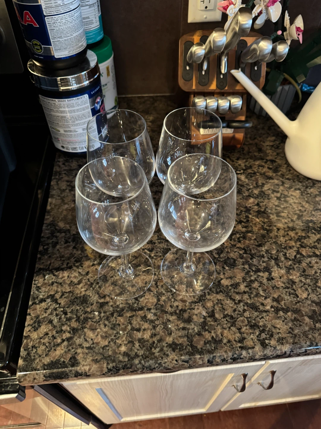 Set of 4 Clear Wine Glasses - photo 2