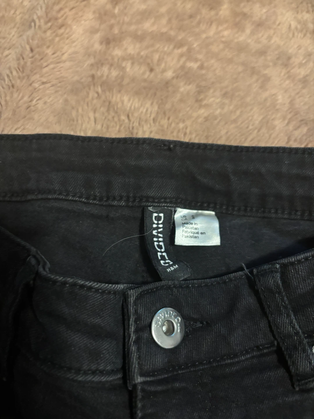 H&M Divided Black Ripped Jeans - photo 2