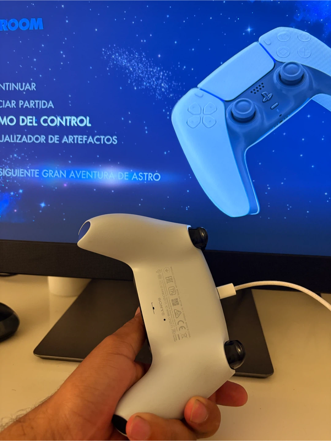 Sony PlayStation 5 DualSense Wireless Controller - photo 2