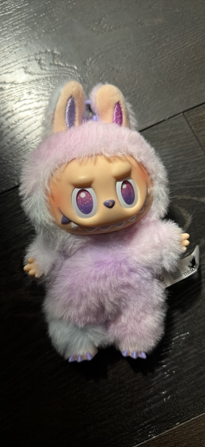 POP MART labubu