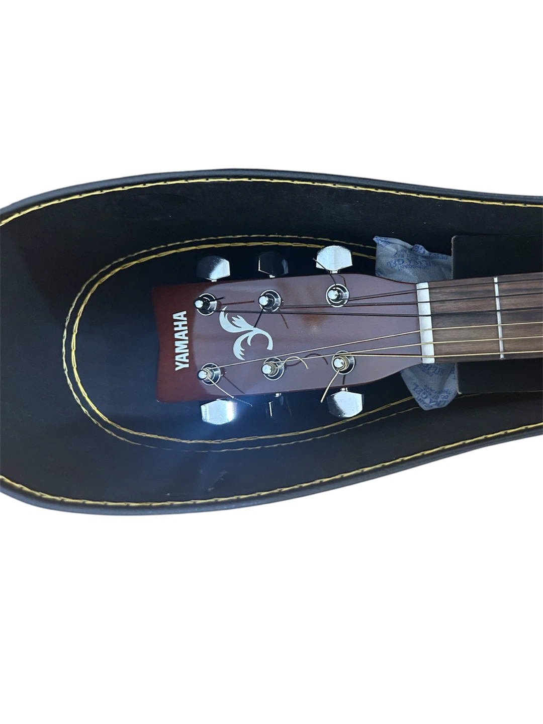 Yamaha F-310 Acoustic Guitar with Fitted Hard Case - photo 2