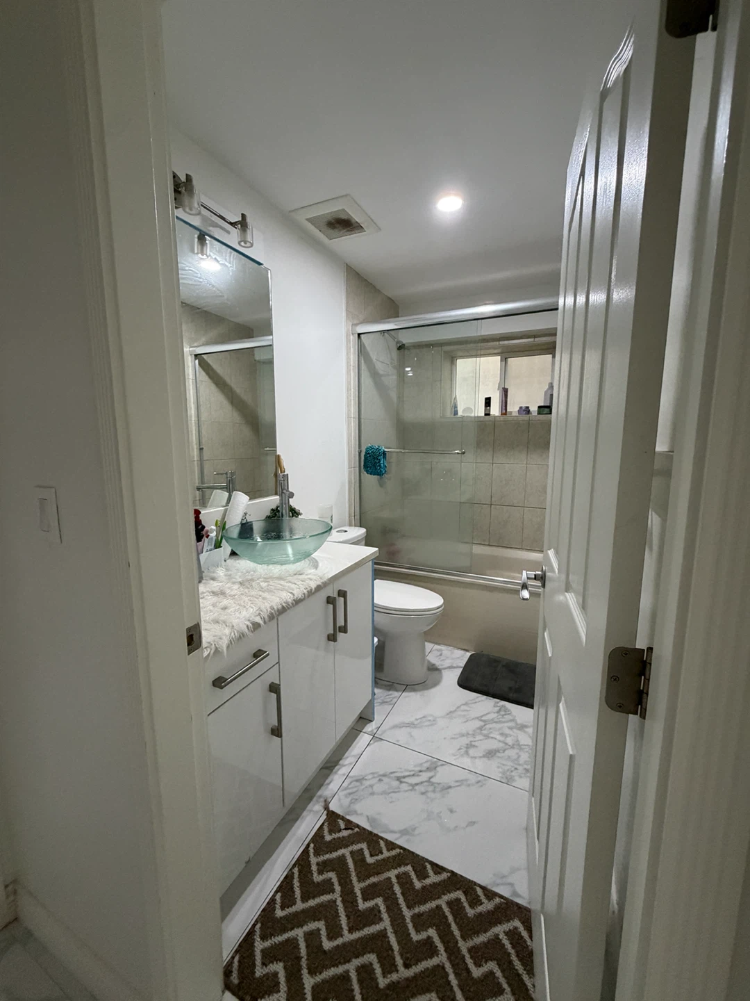 One bedroom basement in sharing - photo 5