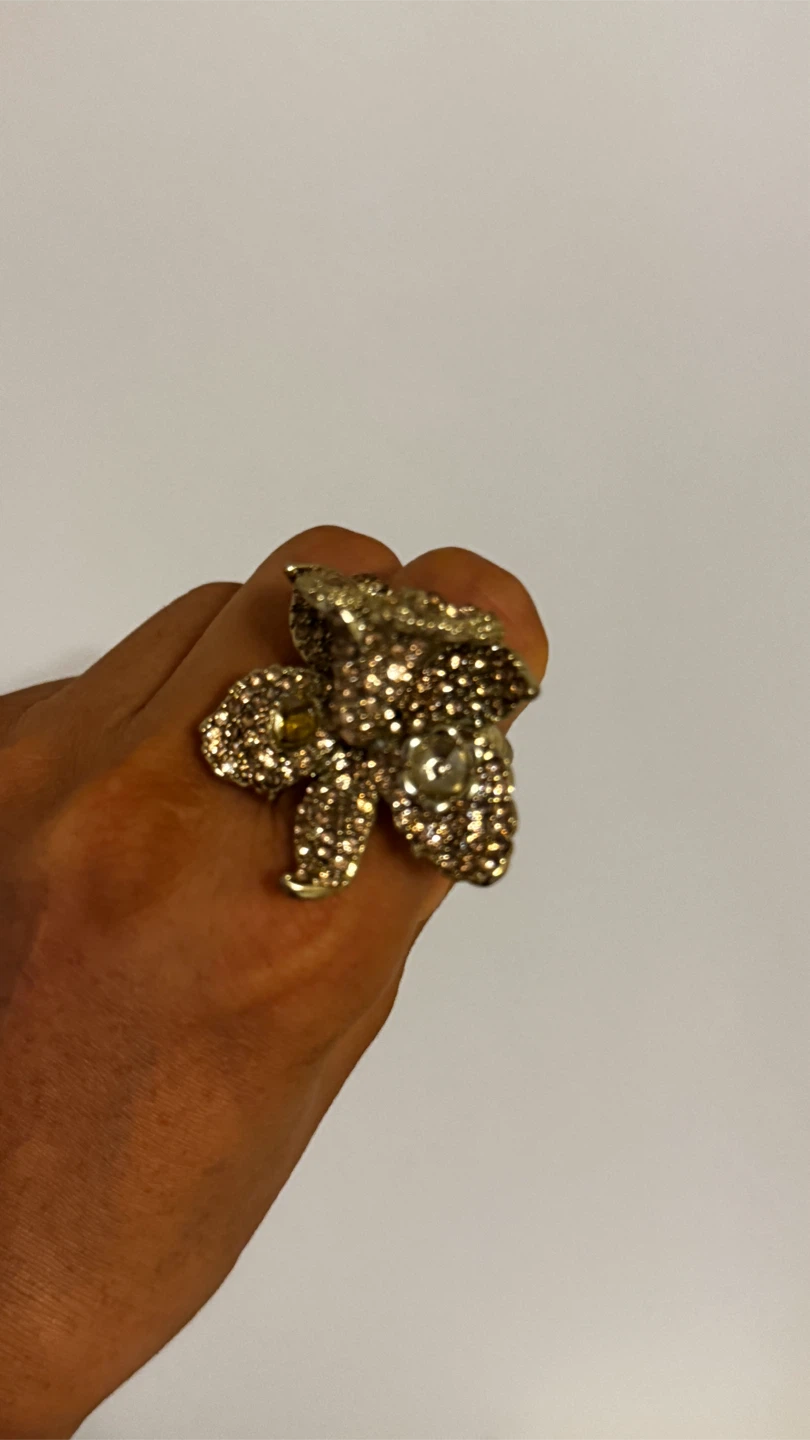 Large Gold-Tone Statement Ring - photo 2