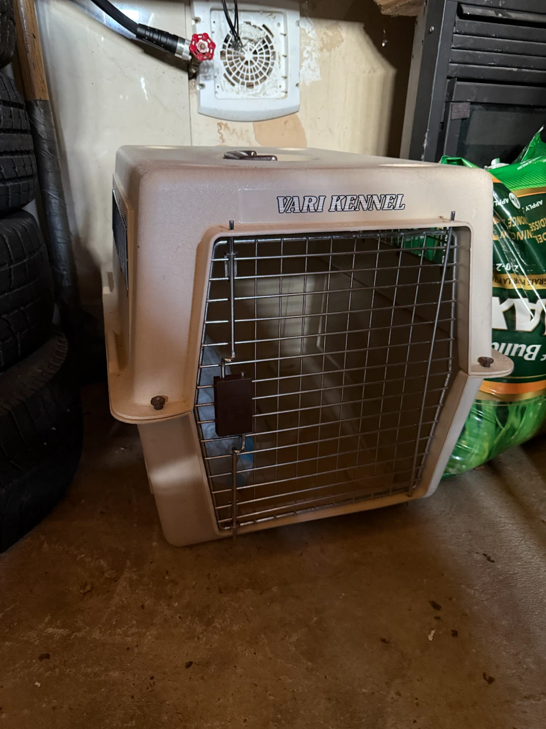 Large pet carrier