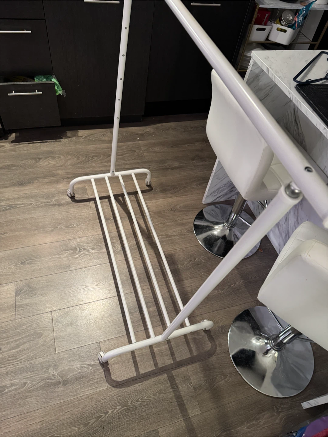 White Metal Garment Rack with Shelf - photo 3