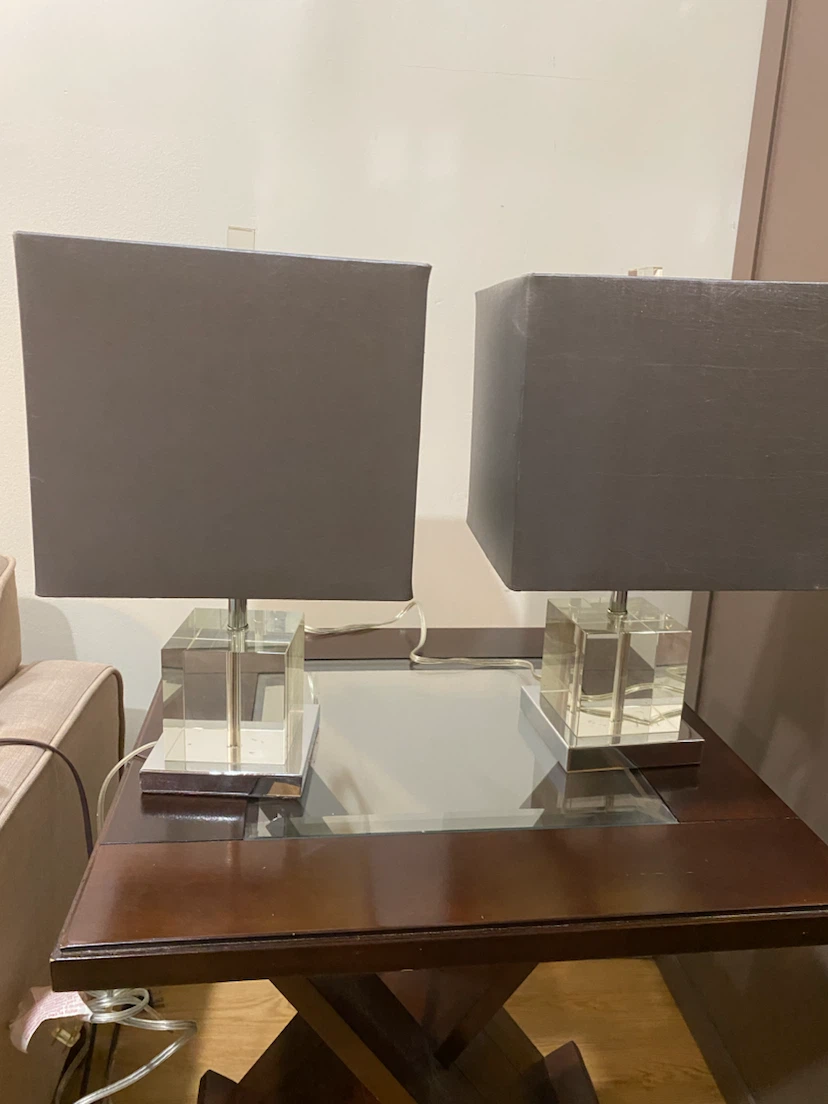 Set of 2 modern cube base table lamps