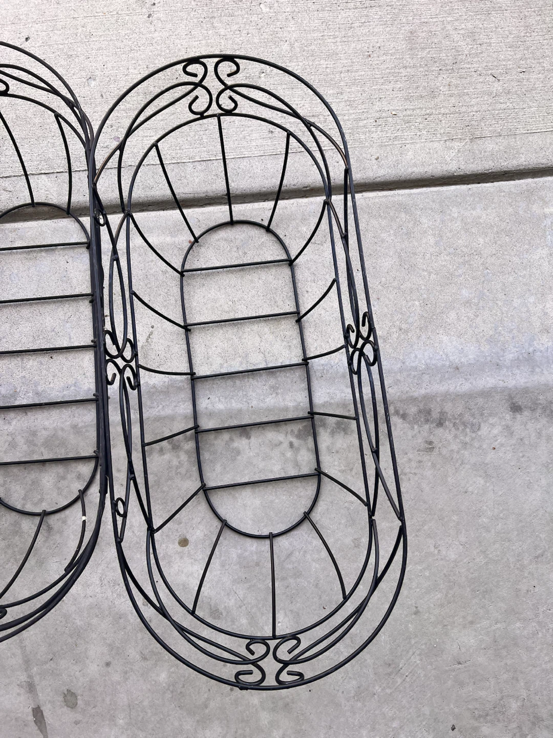 Heavy Duty Black Metal Oval Planter Baskets - photo 4