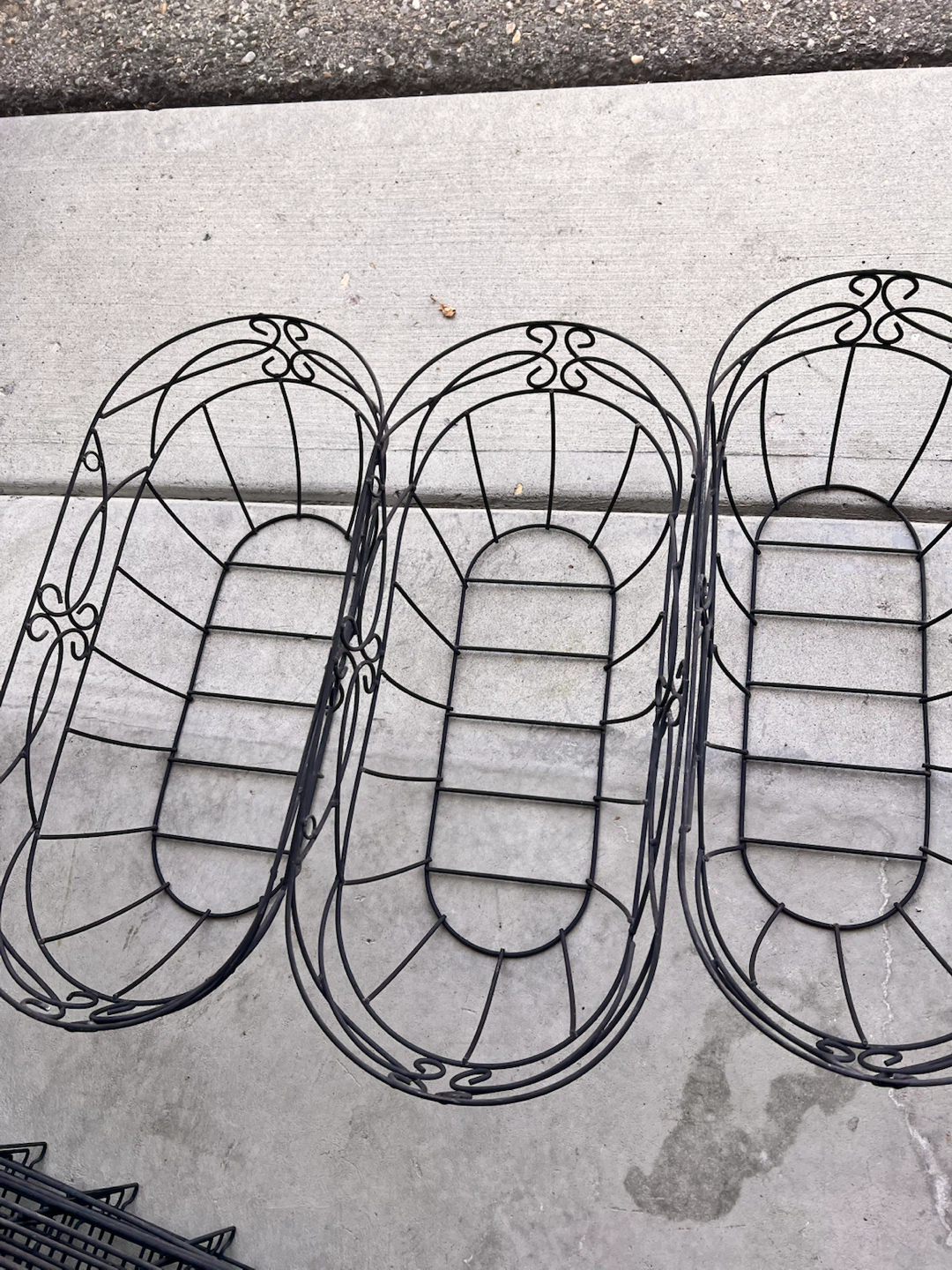 Heavy Duty Black Metal Oval Planter Baskets - photo 5