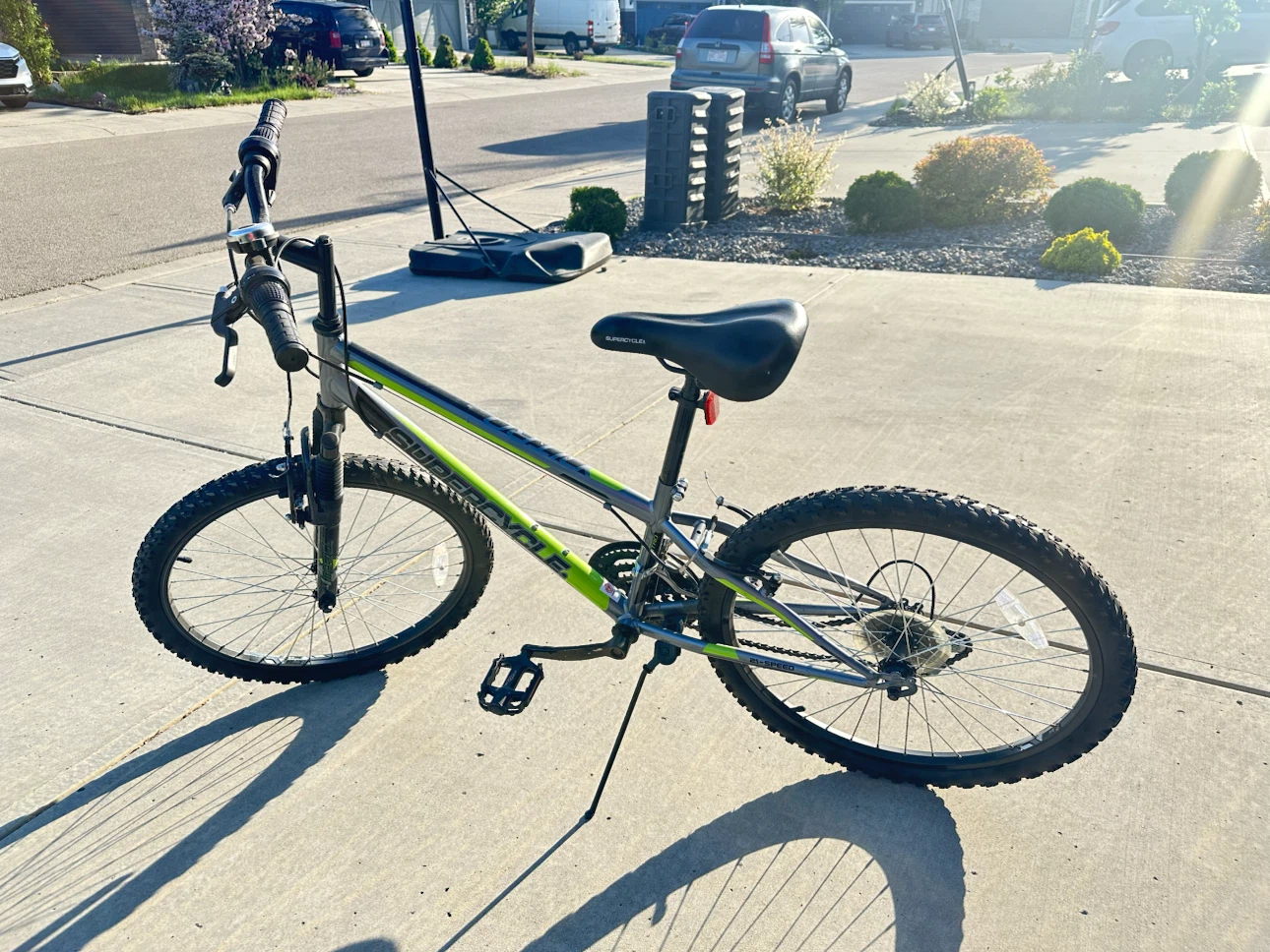 Supercycle 21 inch Bike it’s good for kids 10 to 14 years old