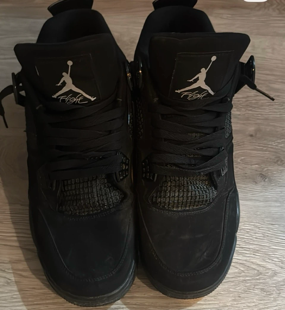 Jordan 4 Black Cat size 9.5