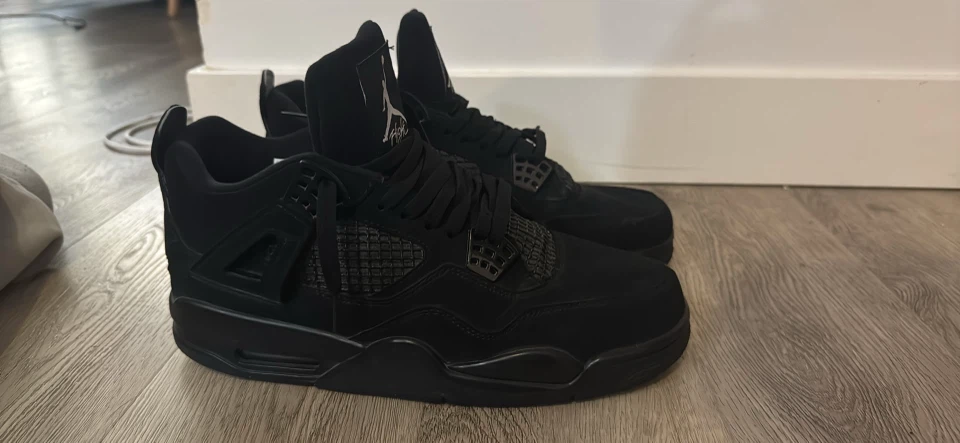 Jordan 4 Black Cat size 9.5 - photo 3