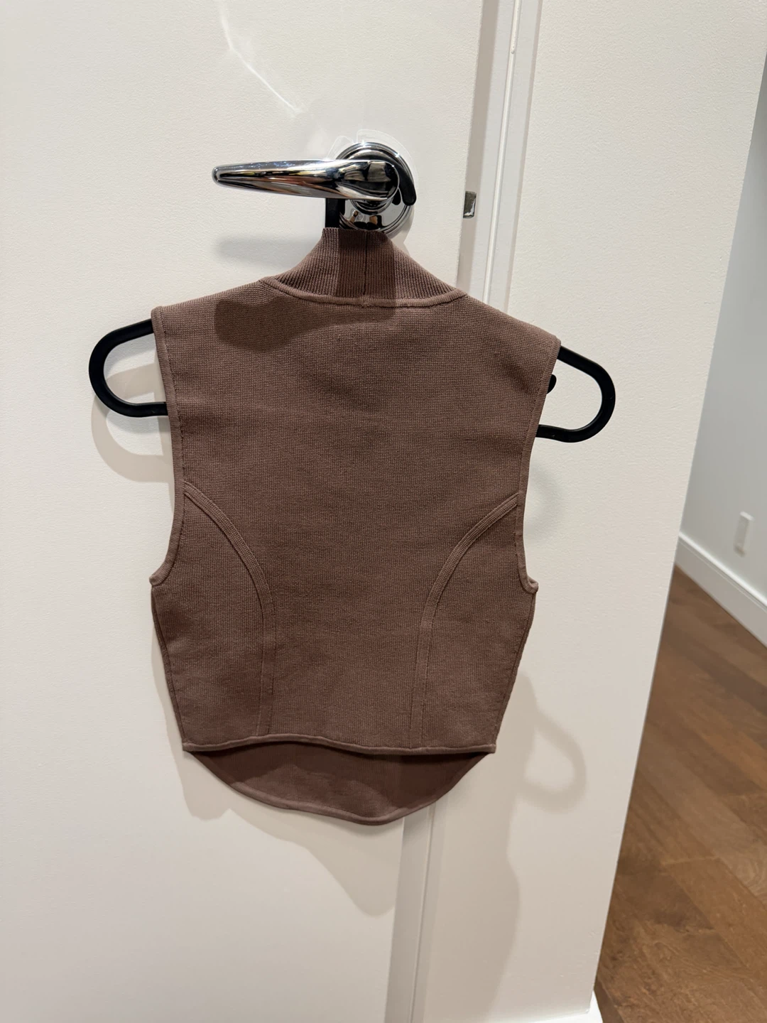 Aritzia Babaton Brown Ribbed Mock Neck Sleeveless Top - photo 2