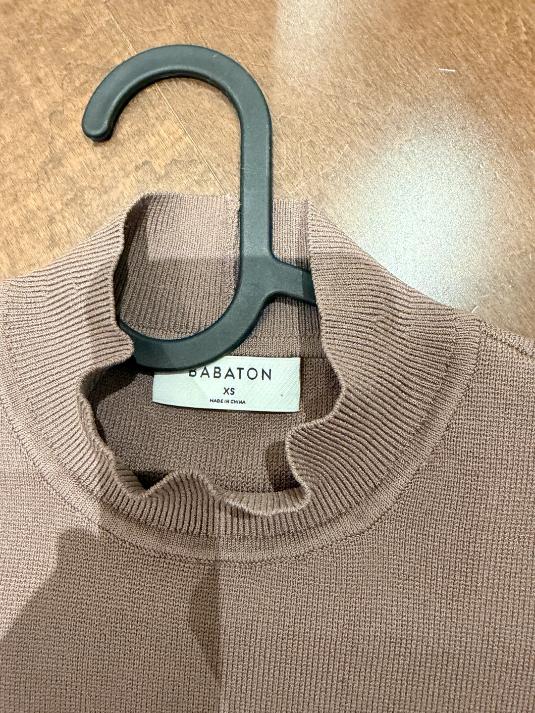 Aritzia Babaton Brown Ribbed Mock Neck Sleeveless Top - photo 3