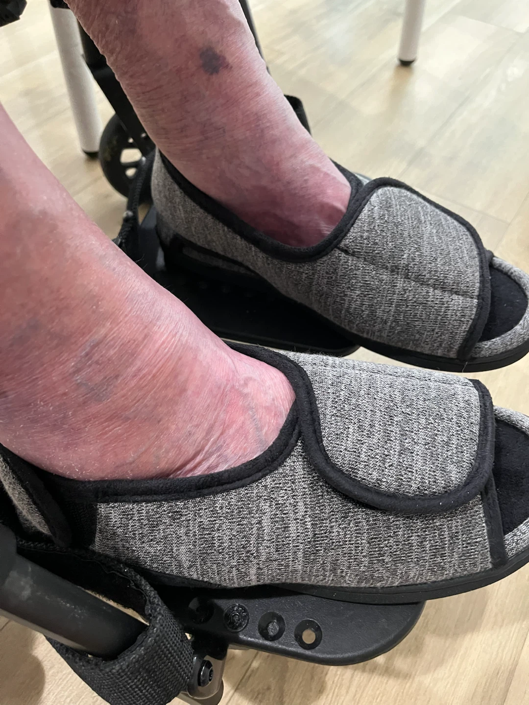 Adjustable Grey Comfort Sandals - photo 3