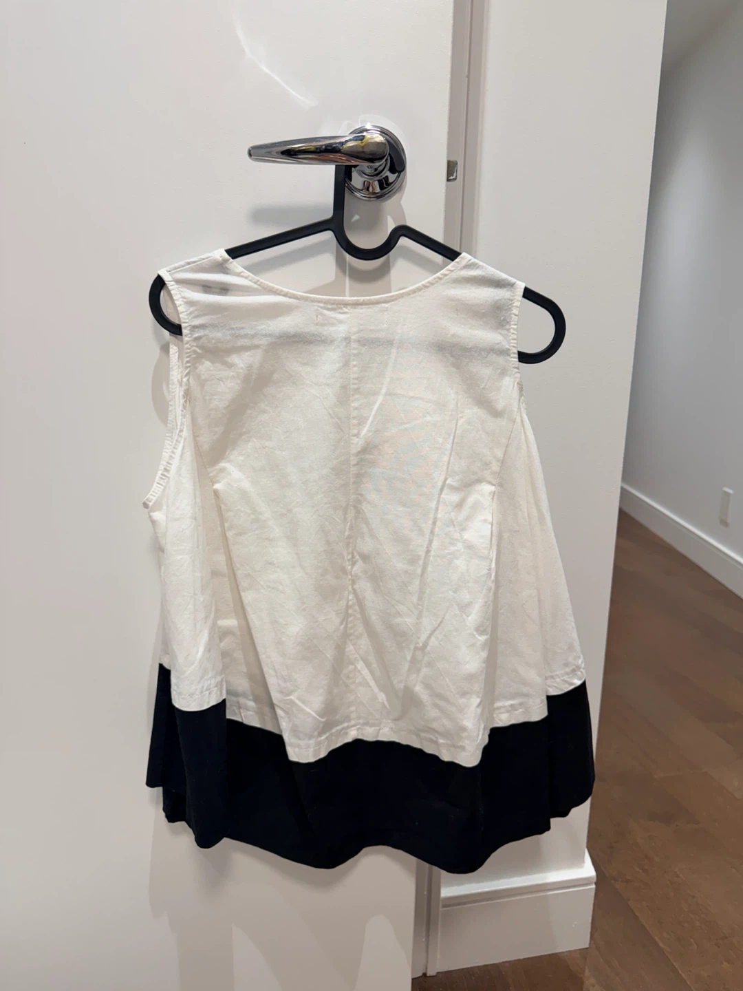 9. Nine White & Black Ruffle Top - photo 2