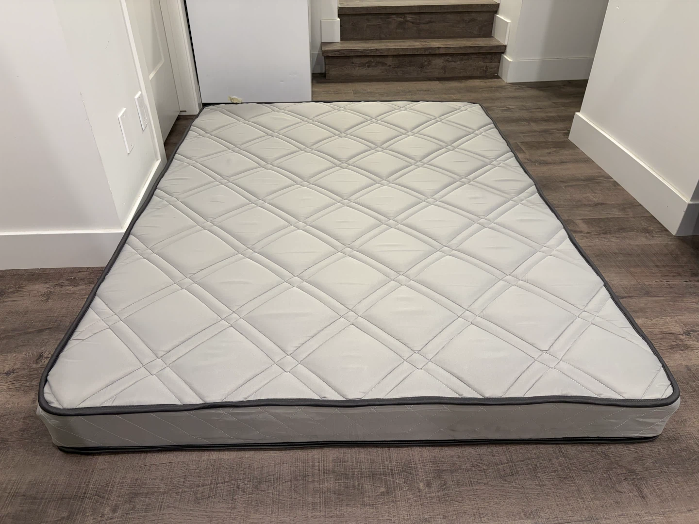 Full mattress in good condition - photo 2