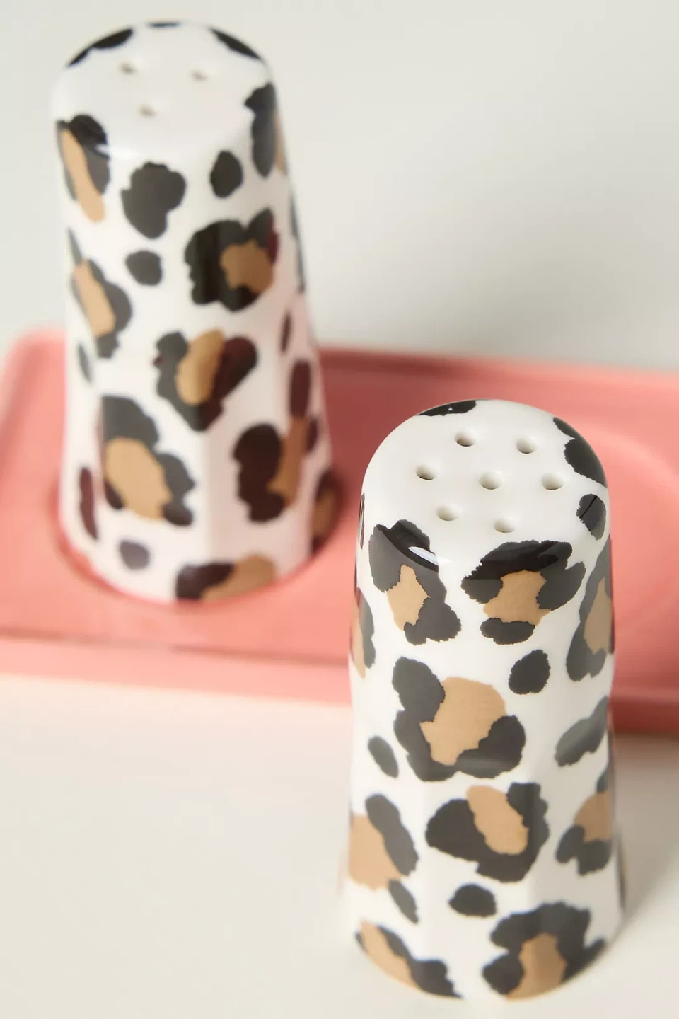 Anthropologie New Hand-painted Leopard Stoneware Salt & Pepper - photo 2