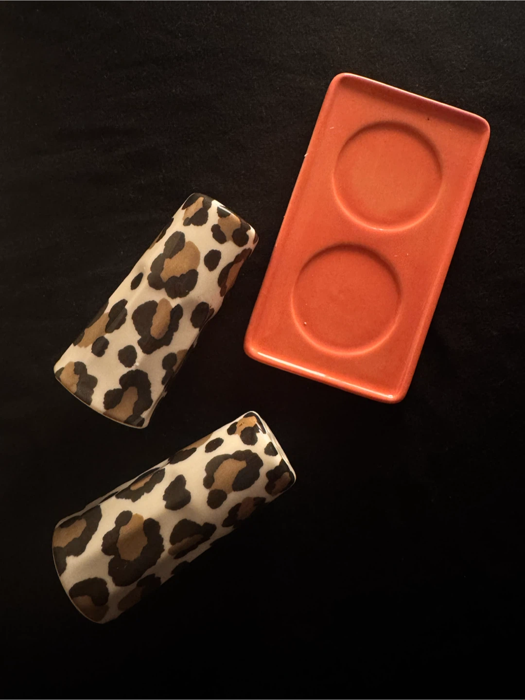 Anthropologie New Hand-painted Leopard Stoneware Salt & Pepper - photo 4