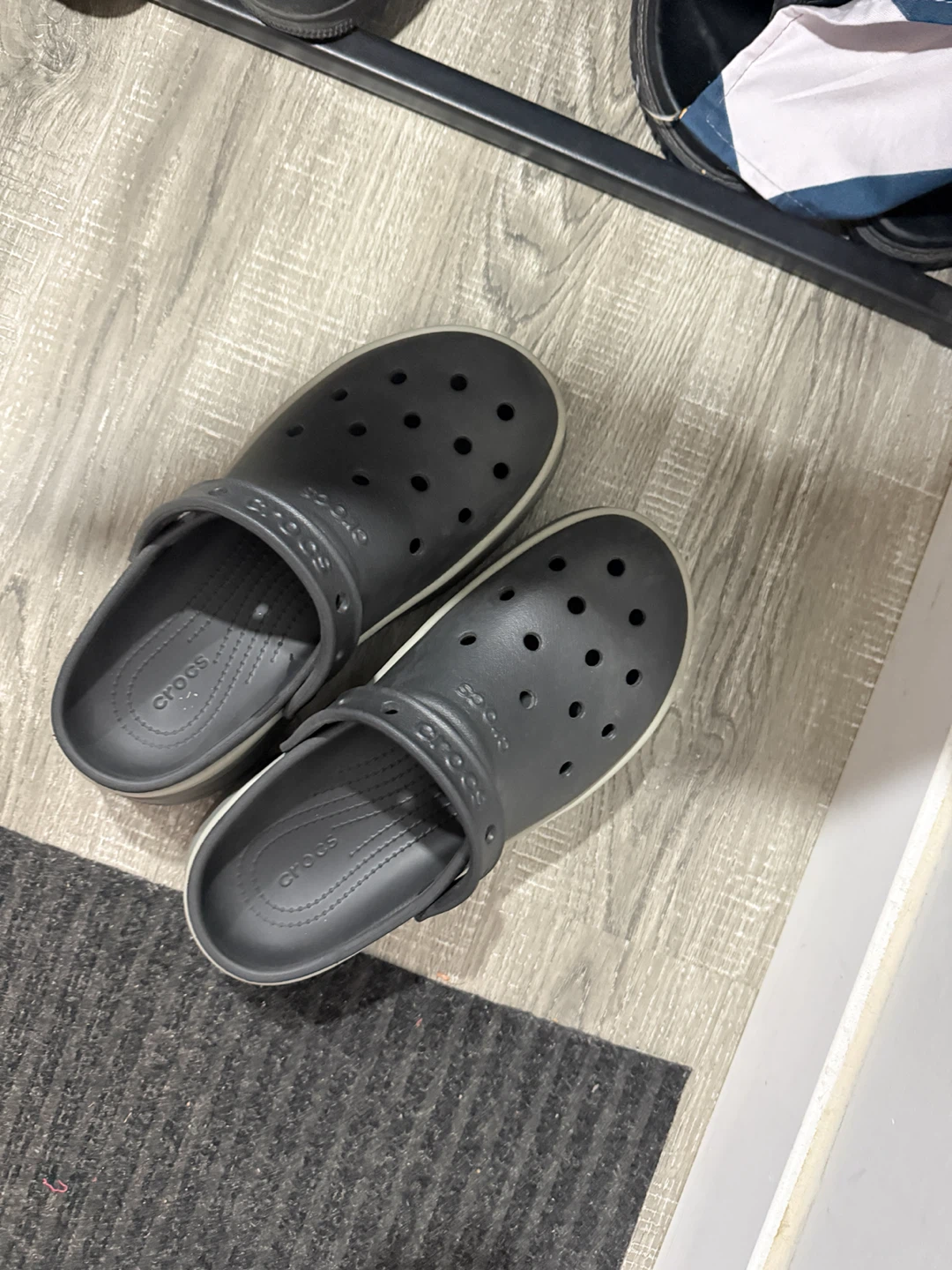 Crocs Clogs Size 7 W