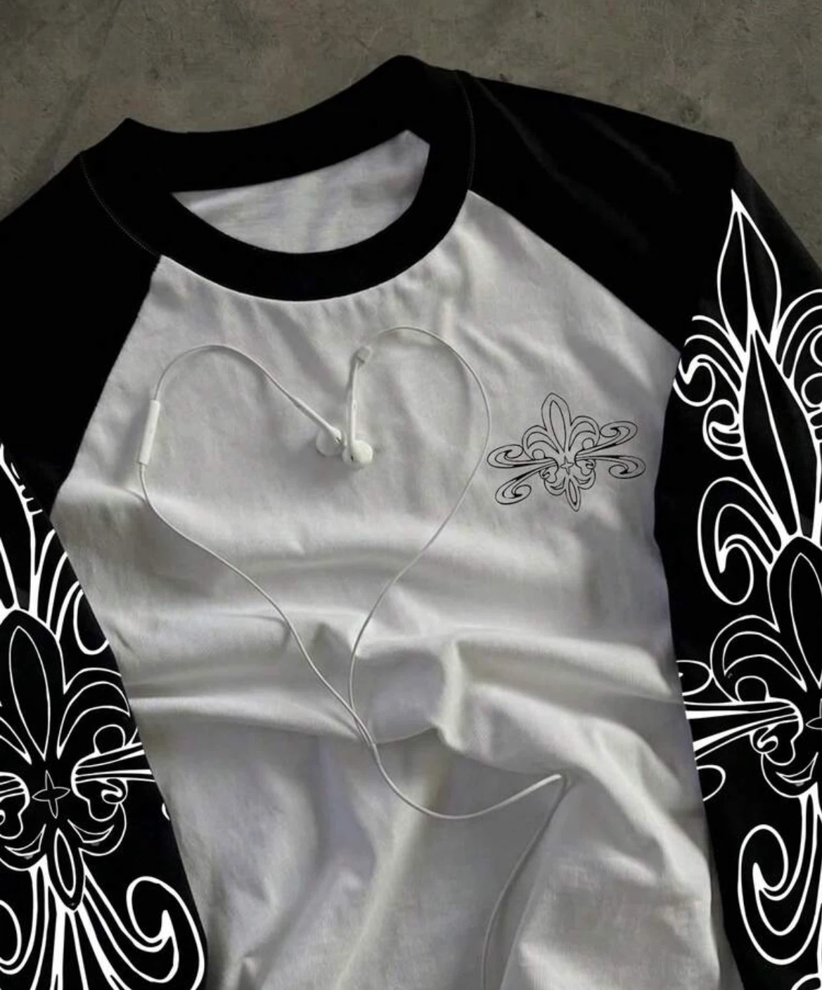 Black and White Raglan Long Sleeve T-Shirt with Graphic Print - photo 3