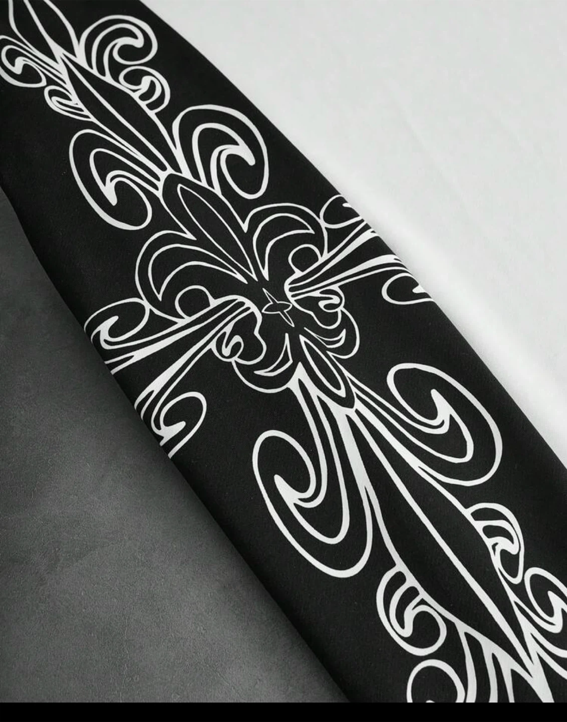 Black and White Raglan Long Sleeve T-Shirt with Graphic Print - photo 5