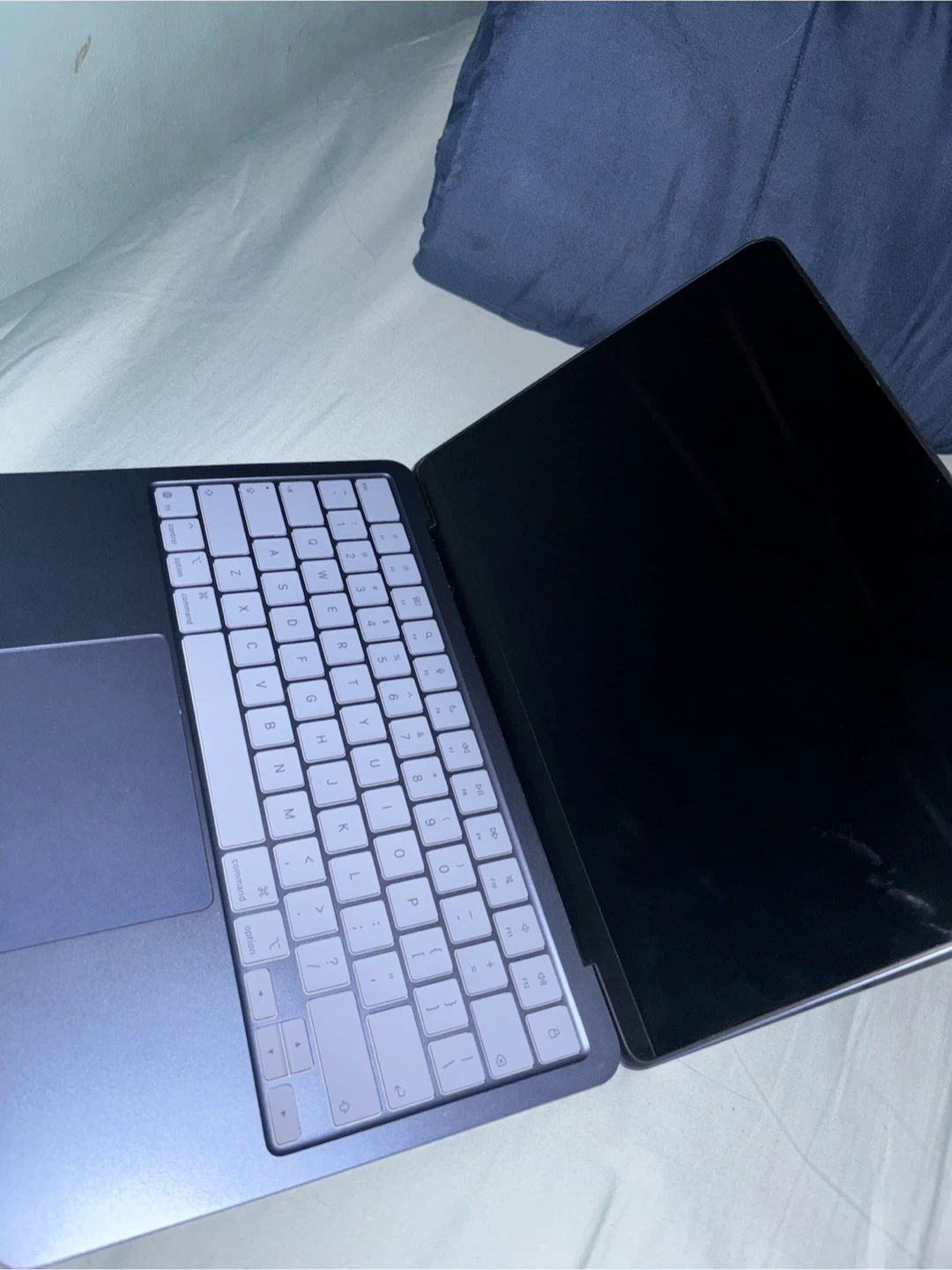Apple MacBook Neo - photo 4